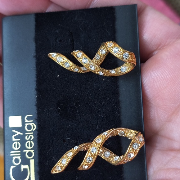 Vintage Gold Twisted Earrings Feminine Office Formal - Picture 5 of 7